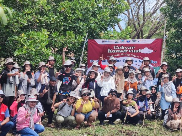 Pertamina Menginisiasi Program Blue Carbon Melalui Penanaman Mangrove